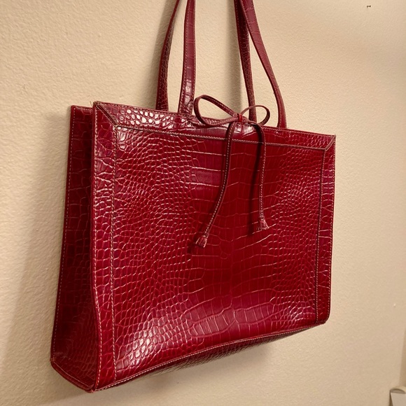 Liz Claiborne Red Snakeskin Laptop Bag - Picture 1 of 6